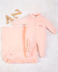 Foto do produto Saída Maternidade Menina Plush Bordado Coelhinha