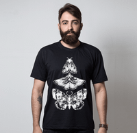CAMISETA PRETA - TRÊS MARIPOSAS