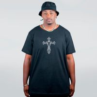 CAMISETA PRETA - CRUZ TRIBAL