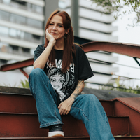CAMISETA PRETA - BE WEIRD BRANCA