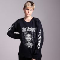MANGA LONGA PRETA - BE WEIRD BRANCA