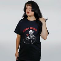 CAMISETA PRETA - COFFIN BREAK