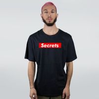CAMISETA PRETA - SECRETS