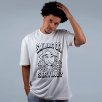 CAMISETA OVERSIZED OFF WHITE - SMILING OF SERVING