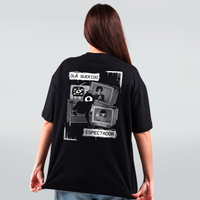 CAMISETA OVERSIZED PRETA - MONSTROS E TELEVISÕES