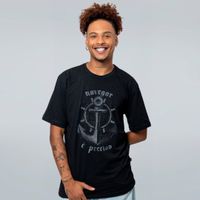 CAMISETA PRETA - NAVEGAR É PRECISO