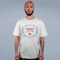 CAMISETA OFF WHITE - HEARTBREAK IS ONE THING