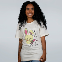 CAMISETA OFF WHITE - MEDICADA ELA É ÓTIMA