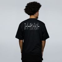CAMISETA PRETA - CHICKEN VERMELHA