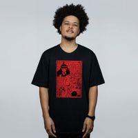 CAMISETA PRETA - CHICKEN VERMELHA