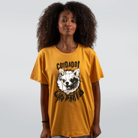 CAMISETA MOSTARDA - CÃO BRAVO