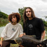 CAMISETA OVERSIZED PRETA - VAGABUNDO TAMBÉM AMA