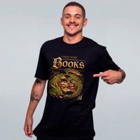 CAMISETA PRETA - I NEED MORE BOOKS
