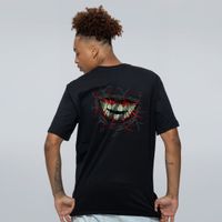 CAMISETA PRETA - ROSTOS E PEDAÇOS