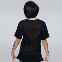 CAMISETA PRETA - ROSES ARE RED