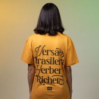 CAMISETA MOSTARDA - VERSÃO BRASILEIRA