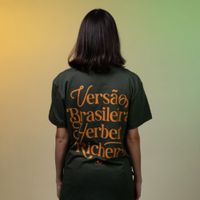 CAMISETA VERDE MUSGO - VERSÃO BRASILEIRA