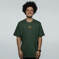 CAMISETA VERDE MUSGO - VERSÃO BRASILEIRA