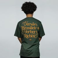 CAMISETA VERDE MUSGO - VERSÃO BRASILEIRA