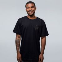 CAMISETA PRETA - WE WERE NEVER ALONE