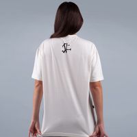 CAMISETA OVERSIZED OFF WHITE - A QUEDA DO PORTADOR DA LUZ