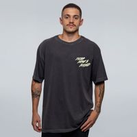 CAMISETA OVERSIZED ESTONADA - DEAD MAN´S HAND