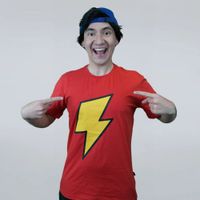 CAMISETA VERMELHA - ROUPA MIKE