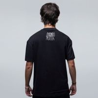 CAMISETA OVERSIZED PRETA - OUÇANDO MÚSICA