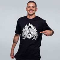 CAMISETA PRETA - OUÇANDO MÚSICA