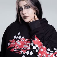MOLETOM PRETO COM FORRO VERMELHO E RASGO NAS COSTAS - DARK CIRCUS