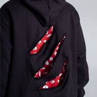 MOLETOM PRETO COM FORRO VERMELHO E RASGO NAS COSTAS - DARK CIRCUS