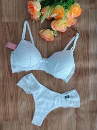 Foto do produto Conjunto lingerie renda, bojo triangular, sem aros - Branco