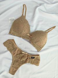Foto do produto Conjunto lingerie renda, bojo triangular, sem aros - Canela