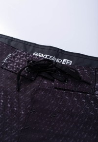 BERMUDA BOARDSHORT OCEANO WEB PERFORMANCE