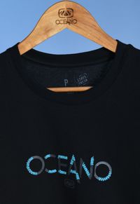 CAMISETA OCEANO RELEVO USE MAIS, LAVE MENOS