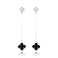 Foto do produto BRINCO DE PRATA TREVO PAVE COM 32 ZIRCONES CRAVEJADOS E 2 ONIX DE 10 MM 22294