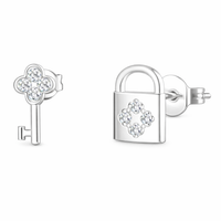 Foto do produto BRINCO DE PRATA PAVE CHAVE COM 8 ZIRCONES CRAVEJADOS 21916