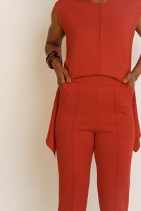 CALÇA CIGARRETE NERVURA - VERMELHO QUEIMADO