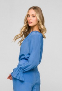 BLUSA OLIVIA MADRE REINA SEDA AZUL LAVANDA