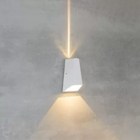 Foto do produto Arandela LED Mid Retangular Facho Duplo Externo 10W 3000K Branco - Nordecor 2007