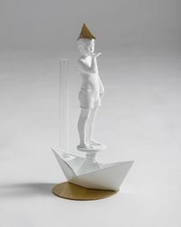 Foto do produto Escultura Menino em Travessia - Sui Objetos