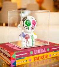 Foto do produto Escultura Toy Acrílico - Branco