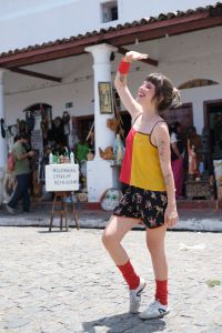 Short Célia Curto Esportivo - Estampa Brincantes