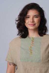 Blusa  Bordada à Mão