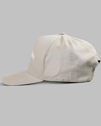 BONÉ TRUCKER LEAVE ME ALONE CREME