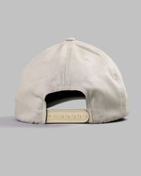 BONÉ TRUCKER LEAVE ME ALONE CREME