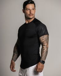 CAMISETA INVICTO TECH FUTURE PRETA
