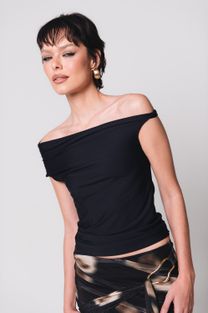 Blusa Ombro a Ombro Preta