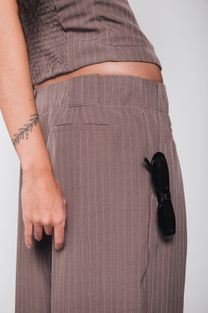 Calça de Prega Risca de Giz Bege