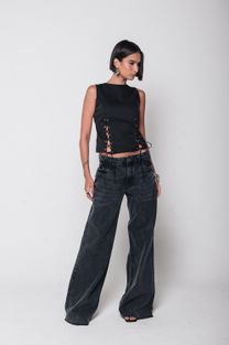 Blusa Alfaiataria Ilhós Preta